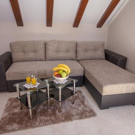 Apartment Niko Kastel Stari Каштела Номер фото