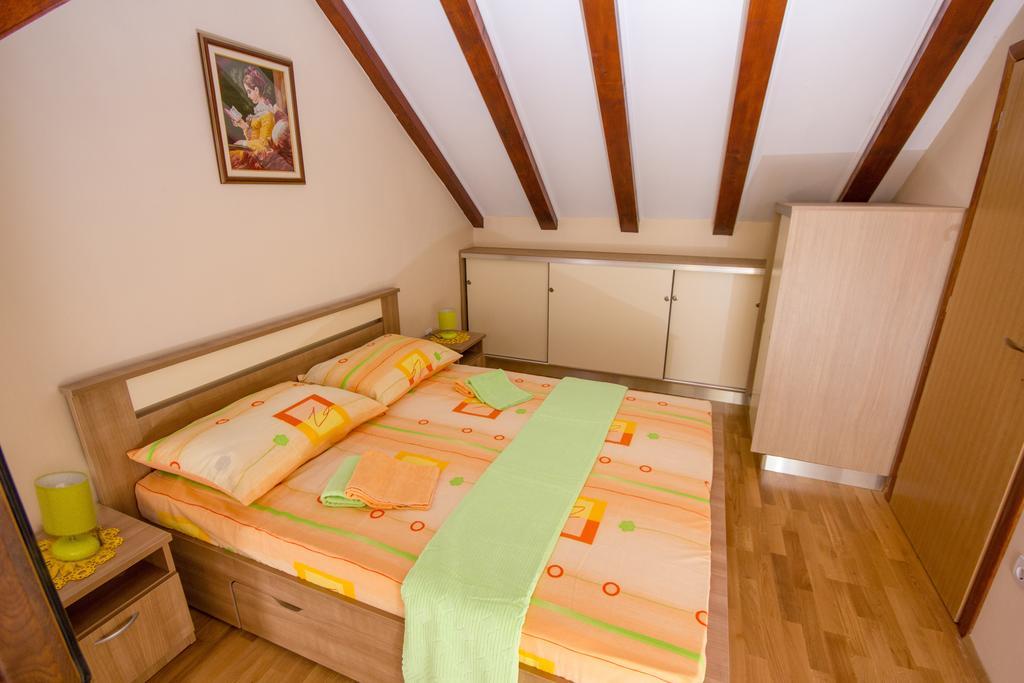 Apartment Niko Kastel Stari Каштела Номер фото
